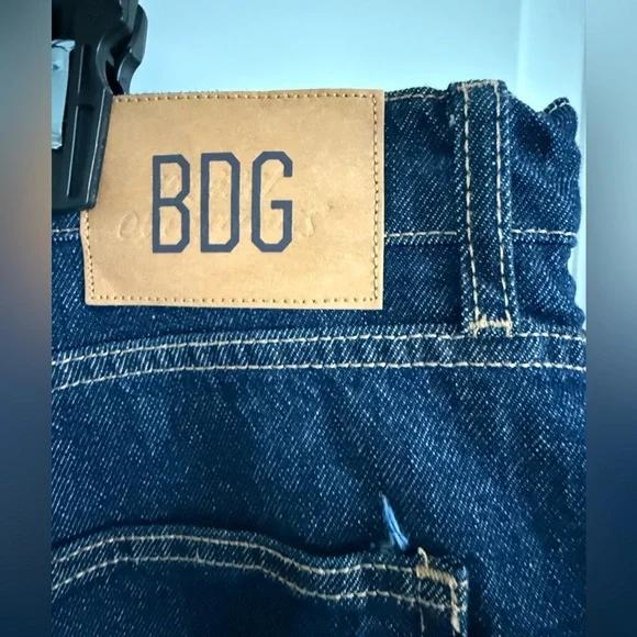 NWOT BDG Classic Blue Denim wide leg Jeans in dark wash - Picture 6 of 8